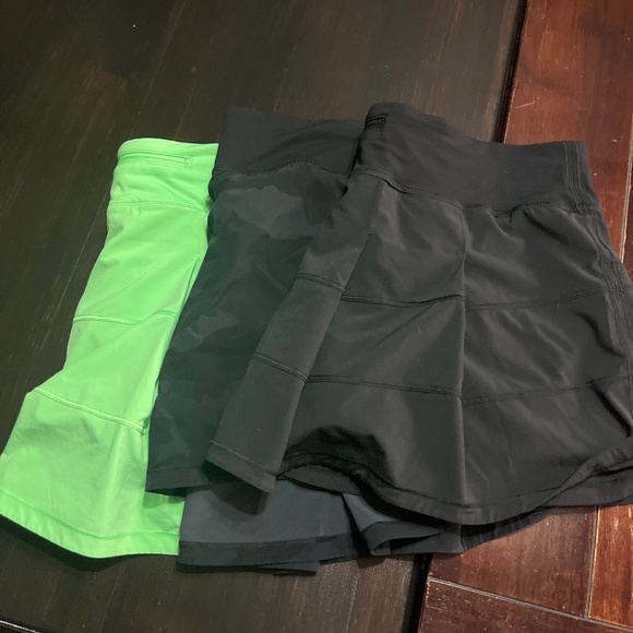 3 LuluLemon Tennis Skirts size 10 - Picture 7 of 7